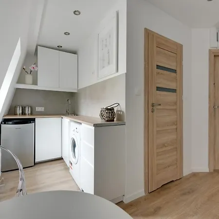 Jasne Studia Victus Blisko Plazy By Renters Appartamento *
