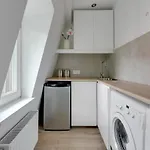 Jasne Studia Victus Blisko Plazy By Renters Appartamento *