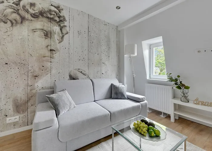 Victus Apartamenty, Panamera *